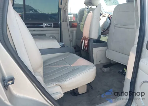 2004 Lincoln Navigator z USA, uszkodzony, nr VIN 5LMFU27R24LJ24394